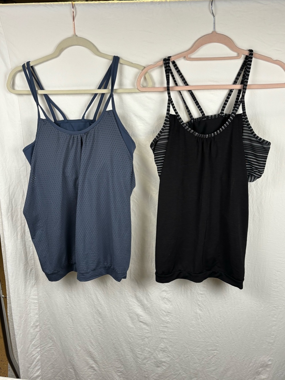 Lot of 2 XL Athleta Double-Strap Tank bra Tops - Navy and Black